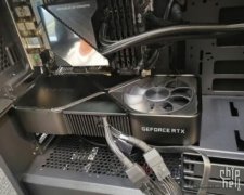 英偉達(dá) RTX 3090 諜照曝光：體型龐大